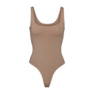 Skims essential scoopneck bodysuit